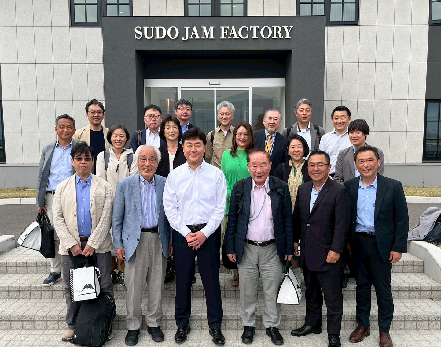 経営実践報告会✖１００年企業深訪会―静かなリーダーが笑顔の輪（和）を循環させる！―